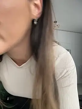 HotXMom live sex cam