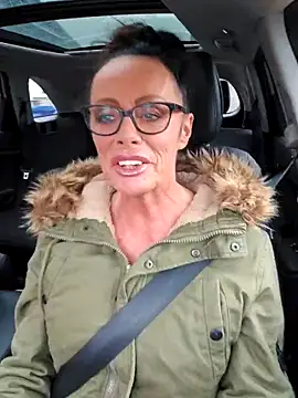 Misses-Cougar live sex cam