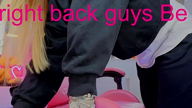 Reina_Cummings live sex cam