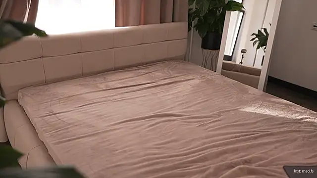 Faster_maci live sex cam