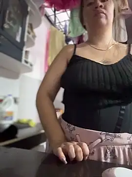 Emiily_lee live sex cam