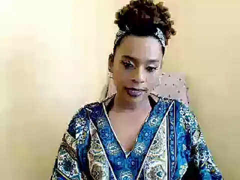 MiZzCreator live sex cam