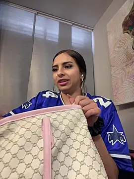 Hilary_pinkk live sex cam