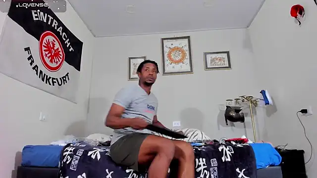 AlejoKhalifa_'s Stripchat show and profile