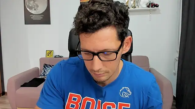 BrutusK08 live sex cam