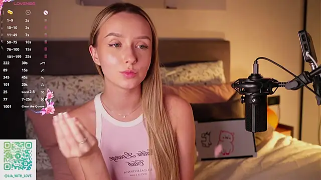 HollisBeckett live sex cam