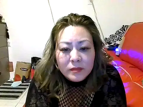 YOUNGFLICKA live sex cam