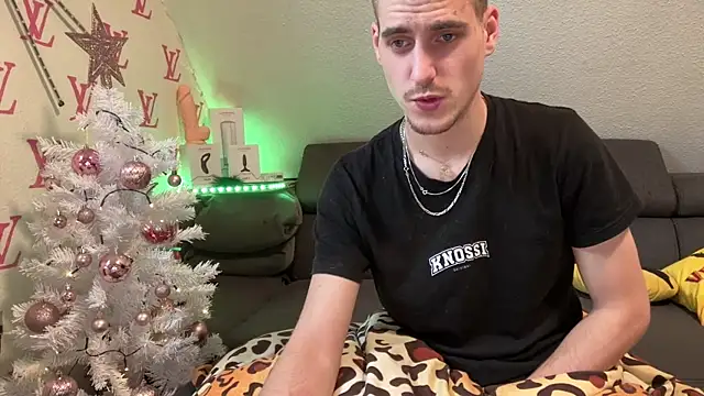 Cookieboy88's Stripchat show and profile