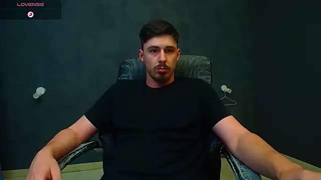 EnzoRace live sex cam