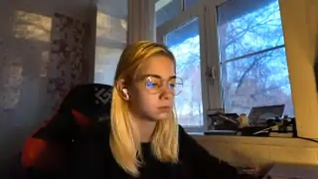 Witching_Moon live sex cam