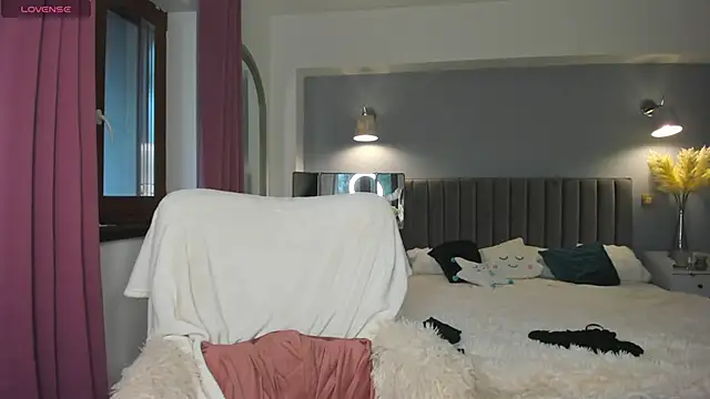 Awesome_Jolie live sex cam