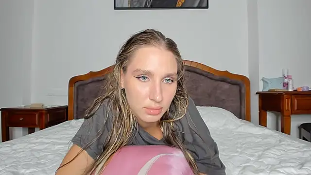 SofiClimbing live sex cam