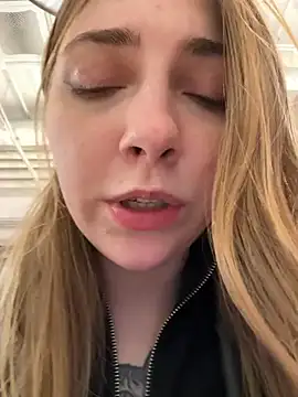 Sunny___Bunny live sex cam