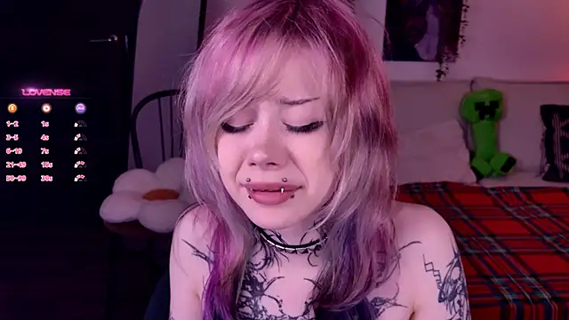 Lollyshy live sex cam