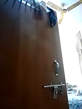 Cute-Janvi20 live sex cam