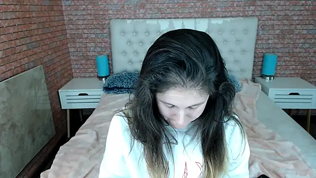 Holliy_Cooper live sex cam