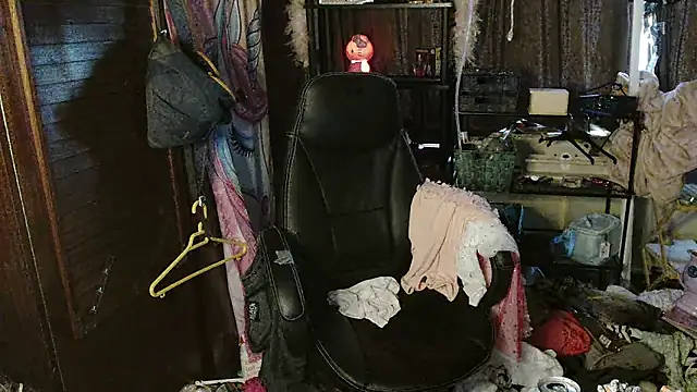 Ombeline1 live sex cam