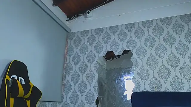 Boy_savoy live sex cam