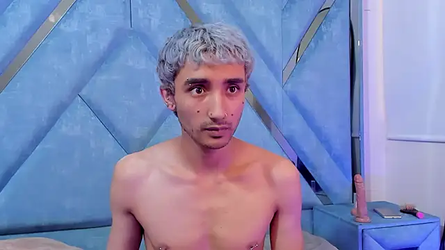 LauryAndNarem69 live sex cam