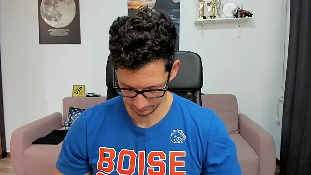 BrutusK08 live sex cam