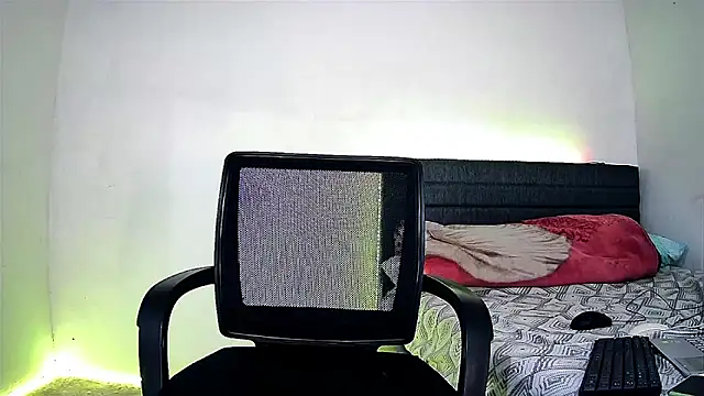 Kevin_Torres live sex cam