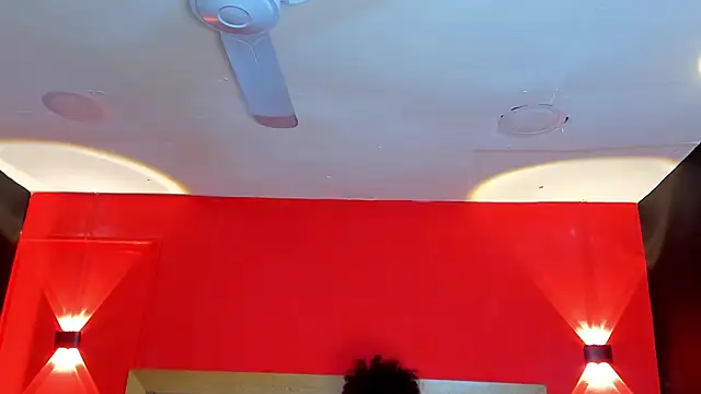 YayaHilton live sex cam