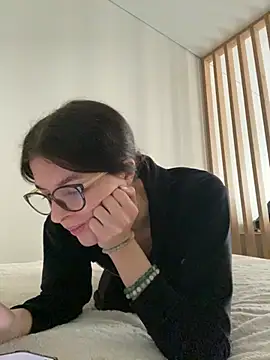 little_belucci live sex cam