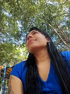 Carolina-petite live sex cam