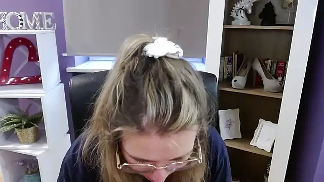 Zoey_Erotic's Stripchat show and profile