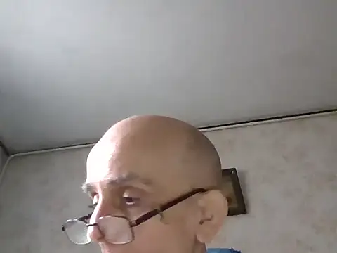 mariusica1@xh live sex cam