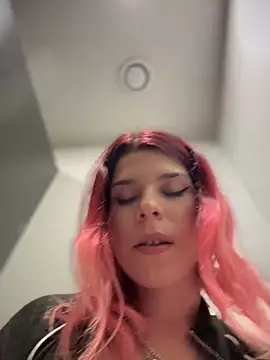 RiriRoseey live sex cam