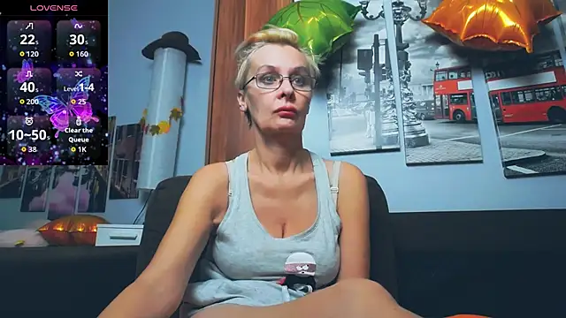 HelgaHimmell's Stripchat show and profile