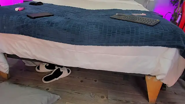 violet_and_myers live sex cam