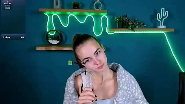 esme_moore_ live sex cam