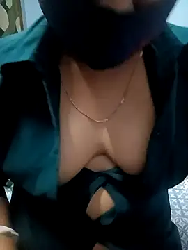 Deliciouskimi live sex cam