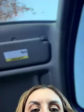 MilfNextDoor20 live sex cam