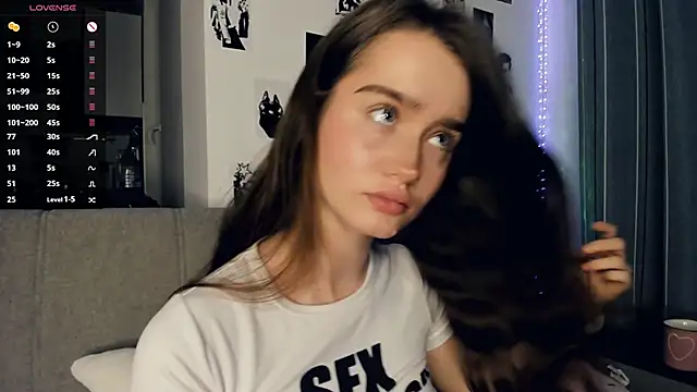 lovelyalivia live sex cam