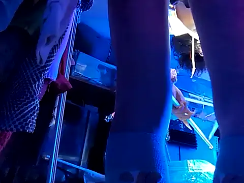 gurlnips live sex cam