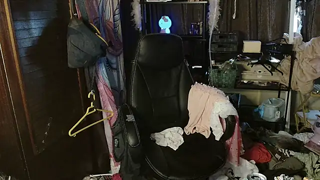 Ombeline1 live sex cam