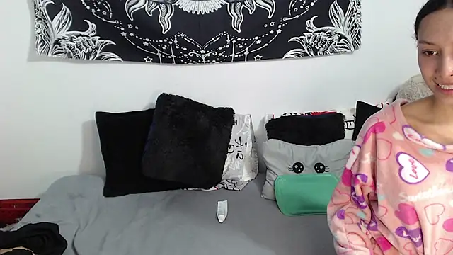 emily_n_abby live sex cam