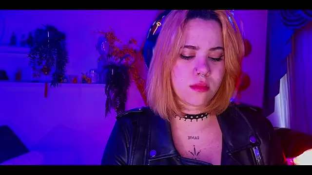 albaismynameX's Stripchat show and profile