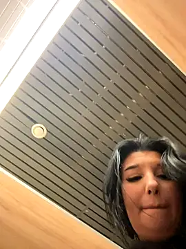 Tisha_Busty live sex cam