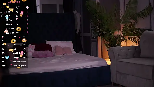 MissKiarra live sex cam