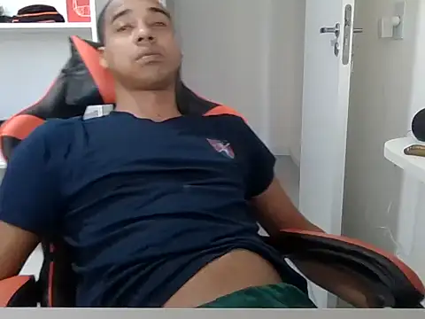 JUNINHOLEKEJR live sex cam