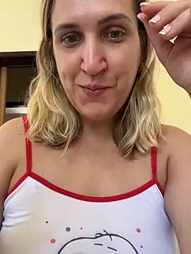 Bia_sexynovaes live sex cam