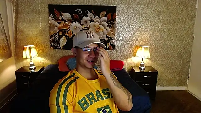 mike_wills3 live sex cam