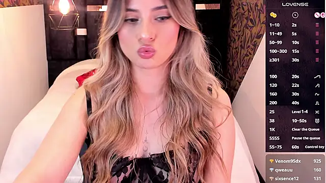 KiaraCarter live sex cam