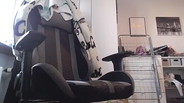 momo1990x live sex cam