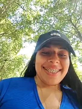 Carolina-petite live sex cam