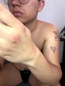 Kurtxxx22 live sex cam